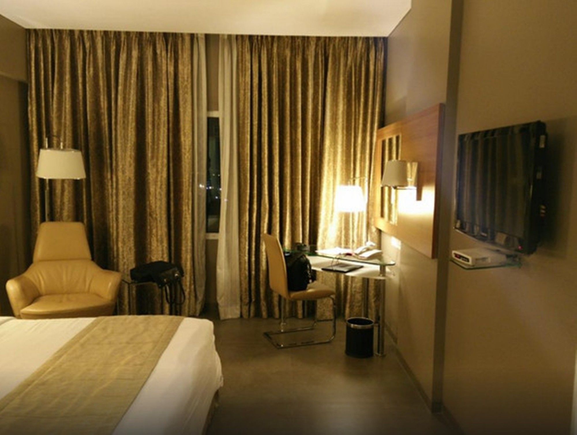 Фото Royal Orchid Central, Vadodara