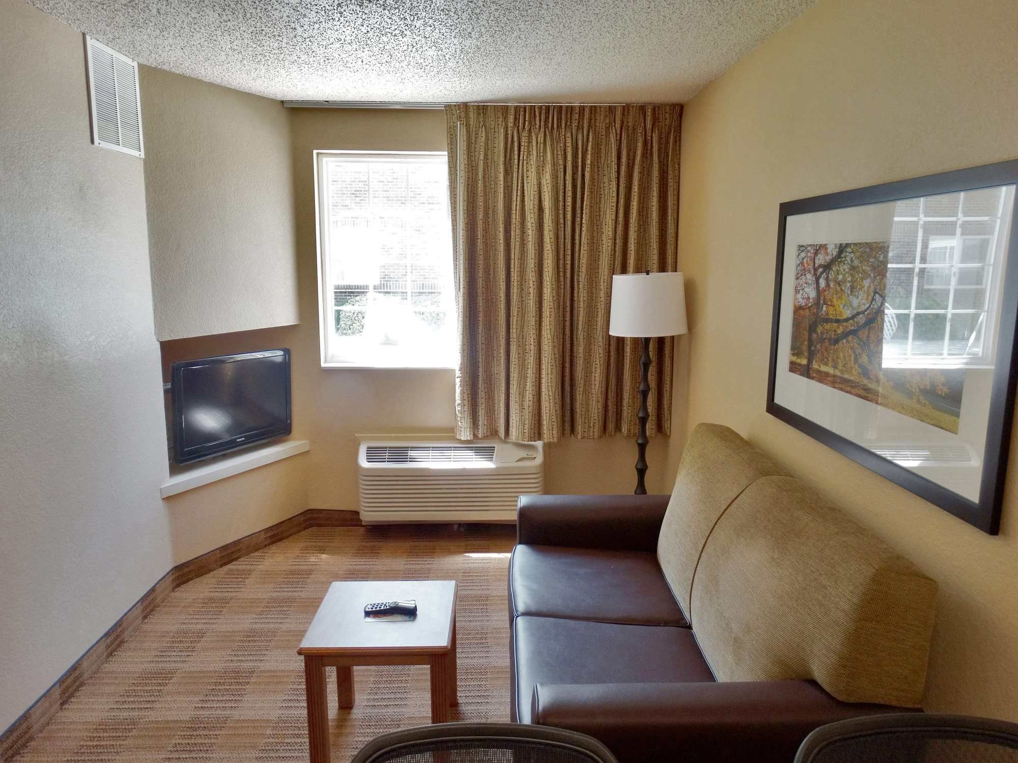 Фото Extended Stay America Suites Kansas City Airport Tiffany Spr