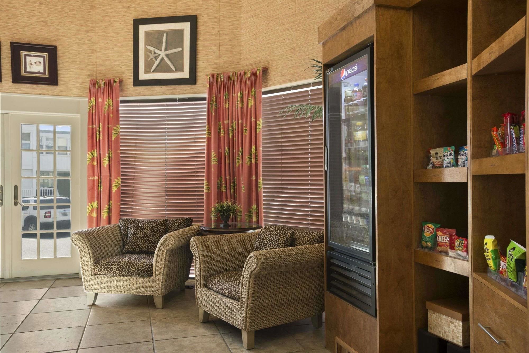 Фото Howard Johnson by Wyndham Ocean City Oceanfront