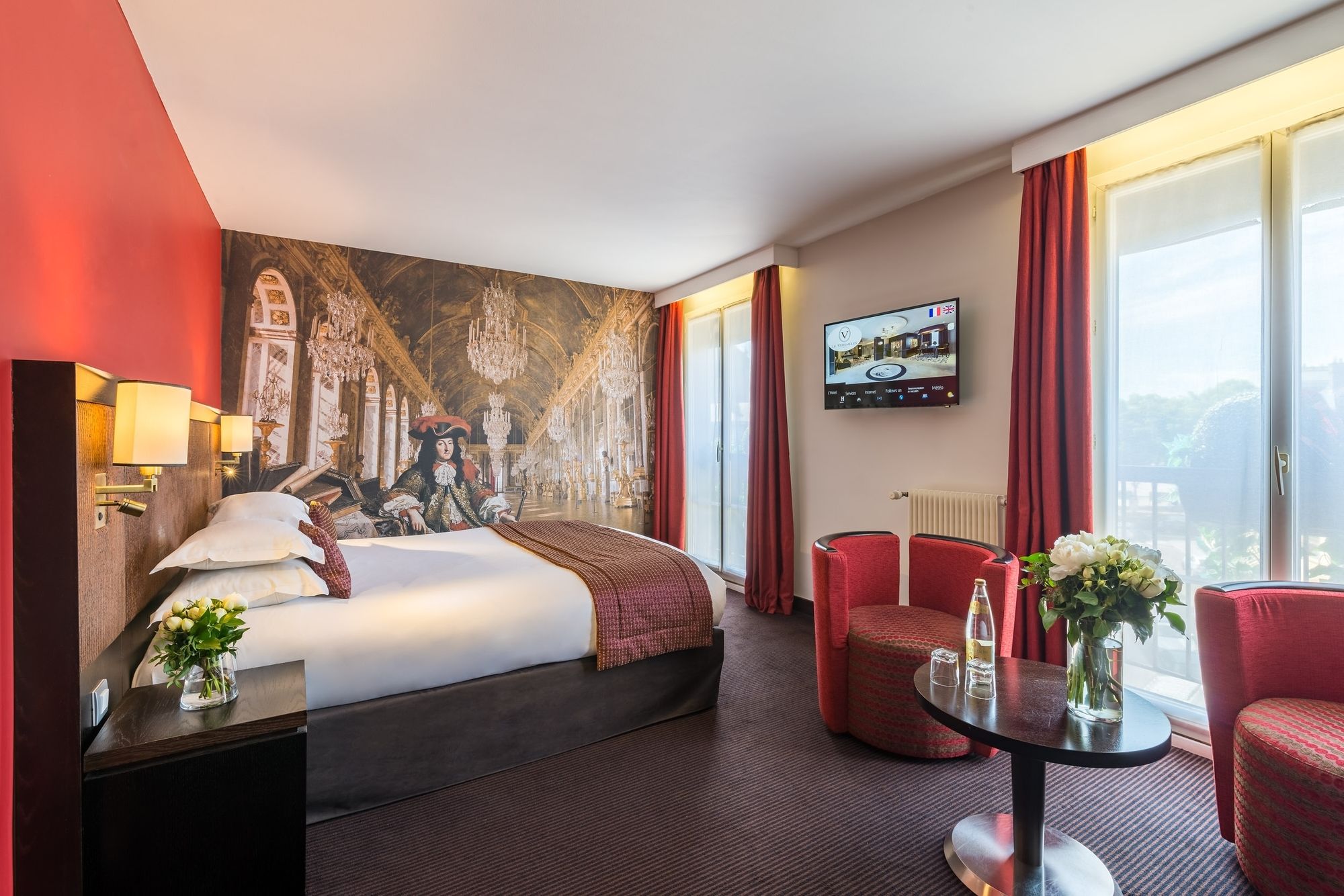 Фото Hôtel Le Versailles