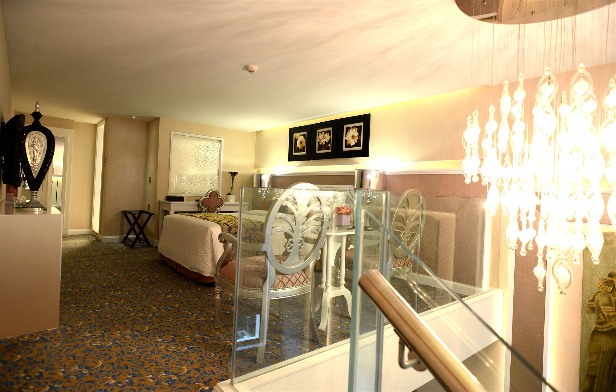 Фото Metropole Hotel