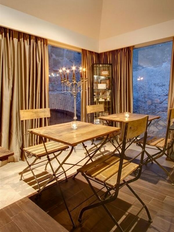 Фото The B Place