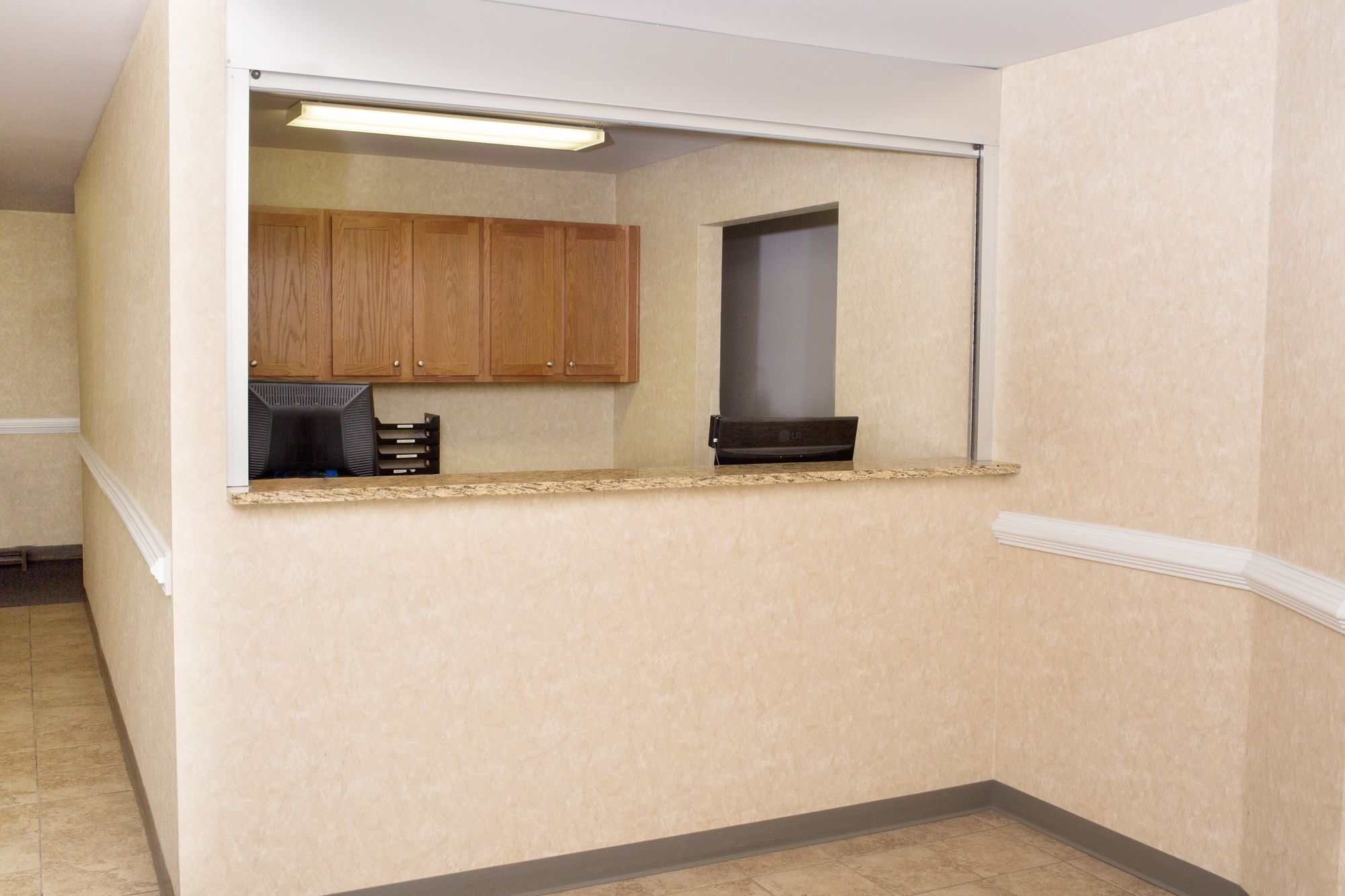 Фото Red Roof Inn & Suites Dickinson