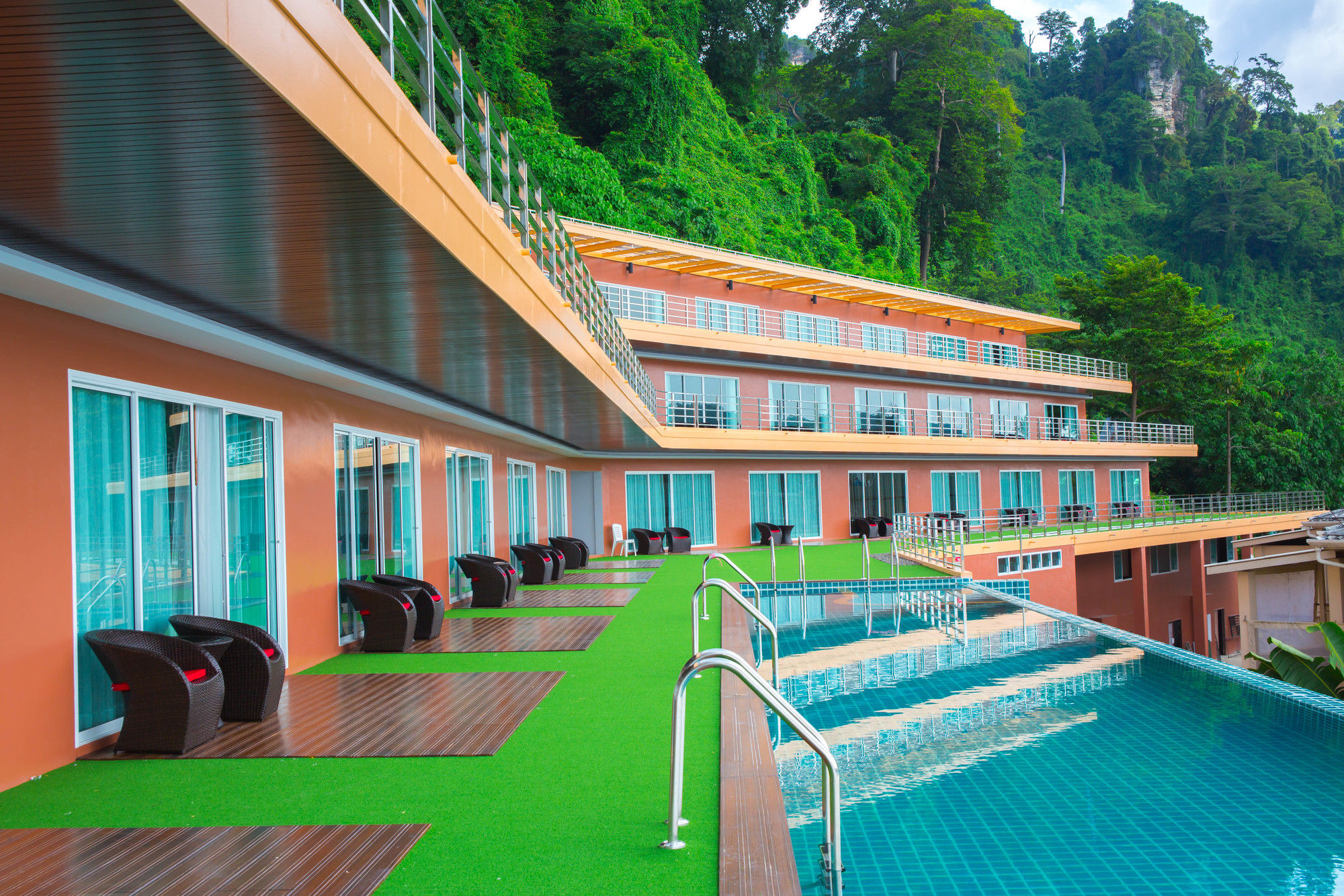 Фото Phi Phi Cliff Beach Resort