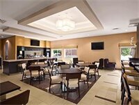 Фото Days Inn & Suites by Wyndham Winnipeg Airport Manitoba