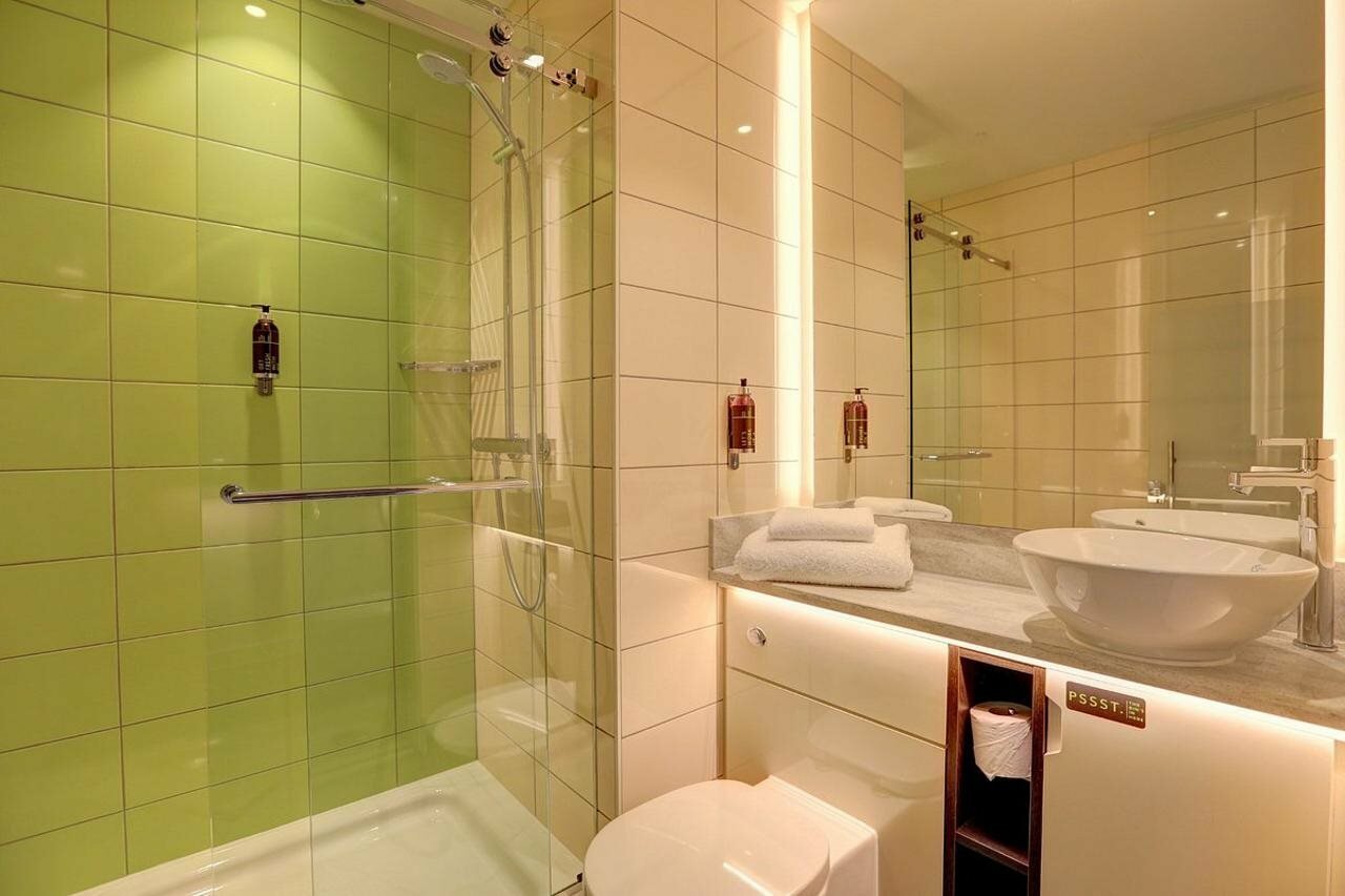 Фото Hub by Premier Inn London Goodge Street hotel