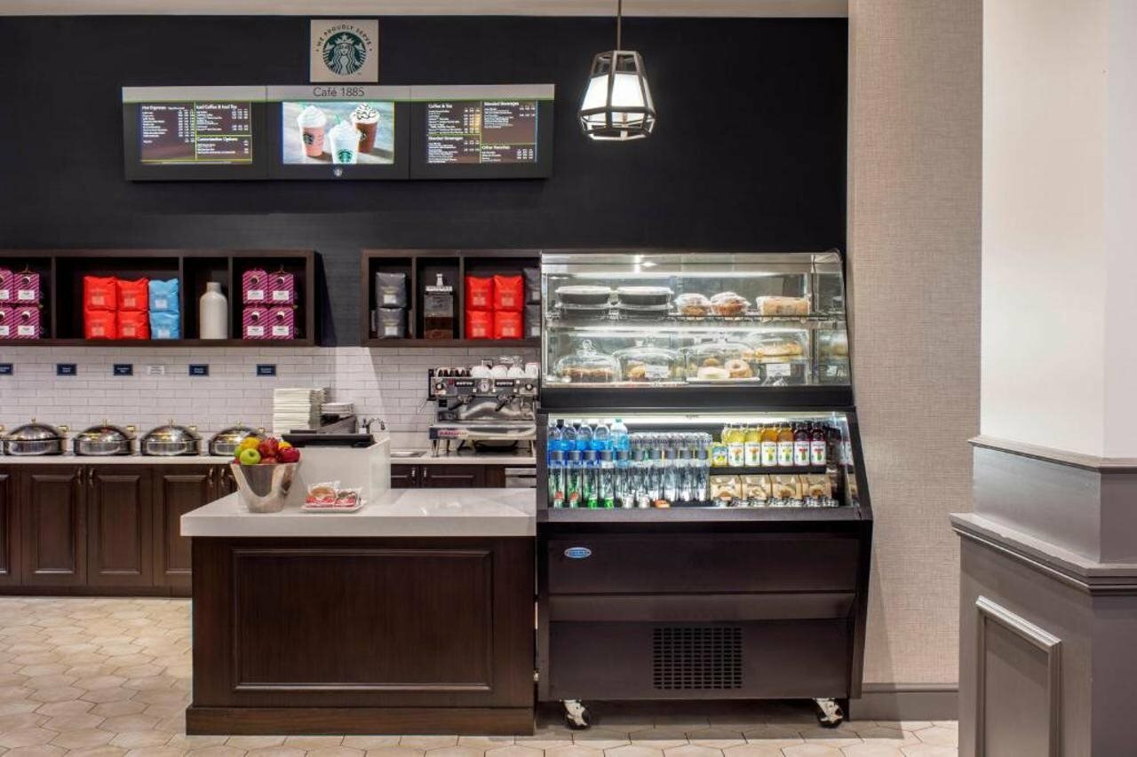 Фото Hilton Richmond Downtown