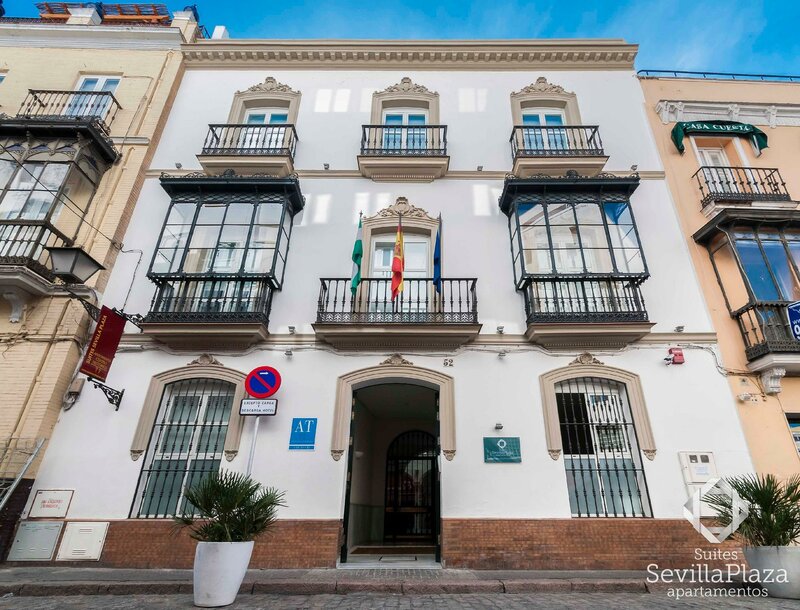Апартаменты Suites Sevilla Plaza Apartamentos в Севилье