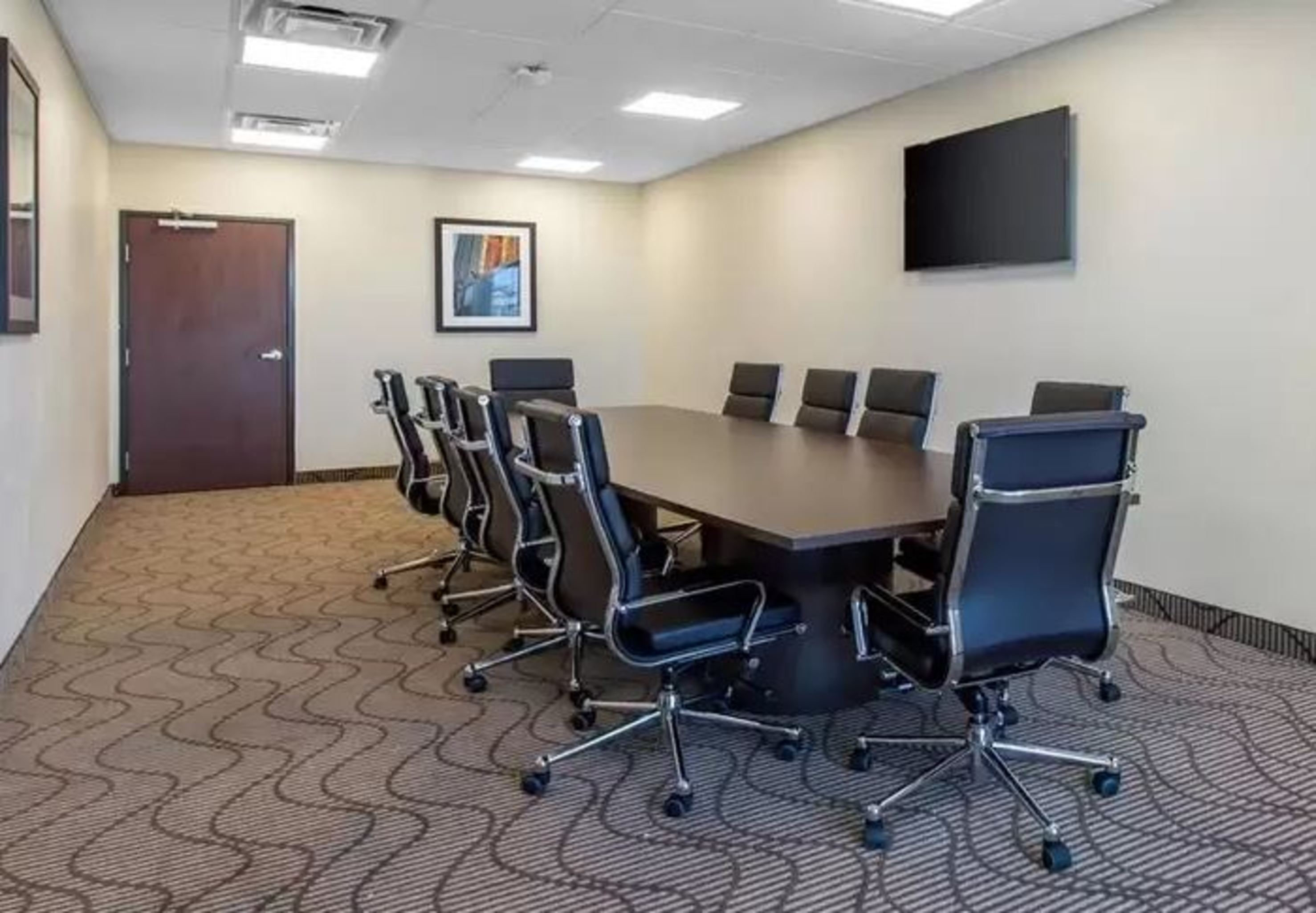 Фото Comfort Suites Denver International Airport