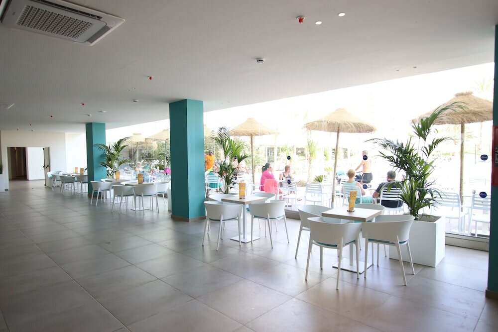 Фото Hotel Roquetas El Palmeral by Pierre & Vacances