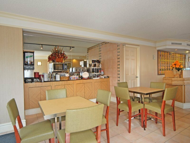 Фото La Quinta Inn by Wyndham Denver Cherry Creek