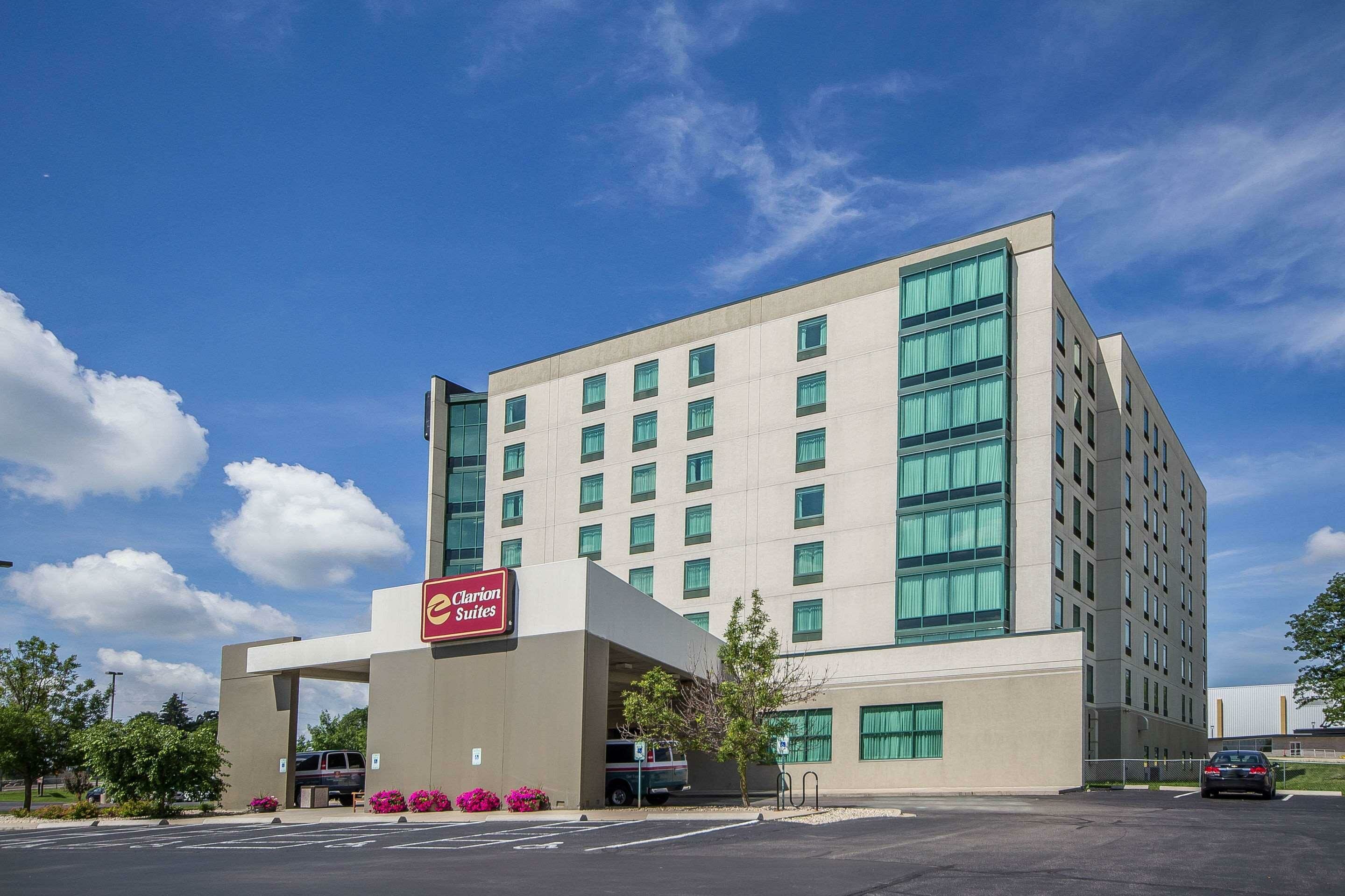 Фото Clarion Suites at the Alliant Energy Center
