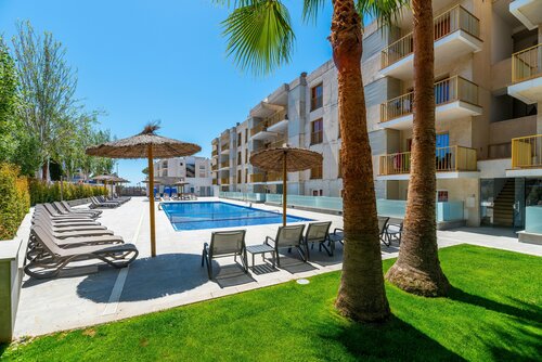 Гостиница Pins Marina Apartamentos в Камбрильсе