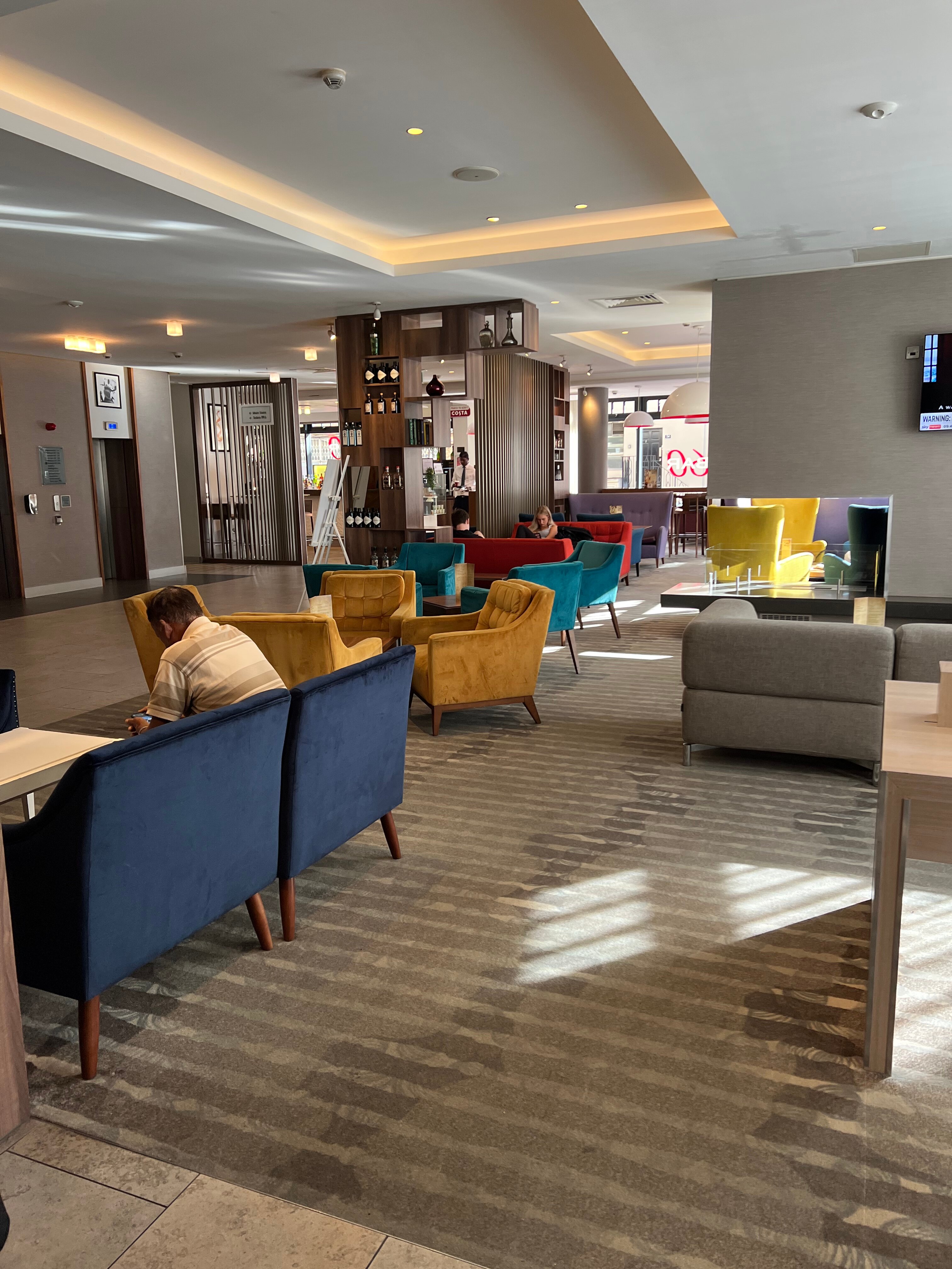 Фото DoubleTree by Hilton London Angel Kings Cross