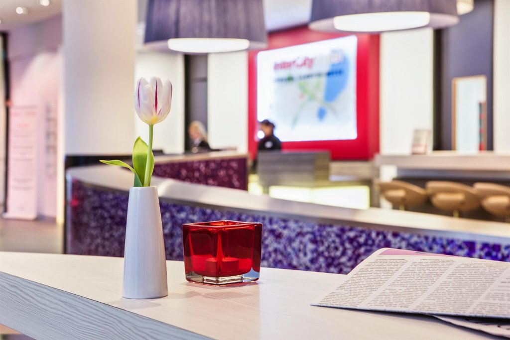 Фото IntercityHotel Hamburg Dammtor-Messe