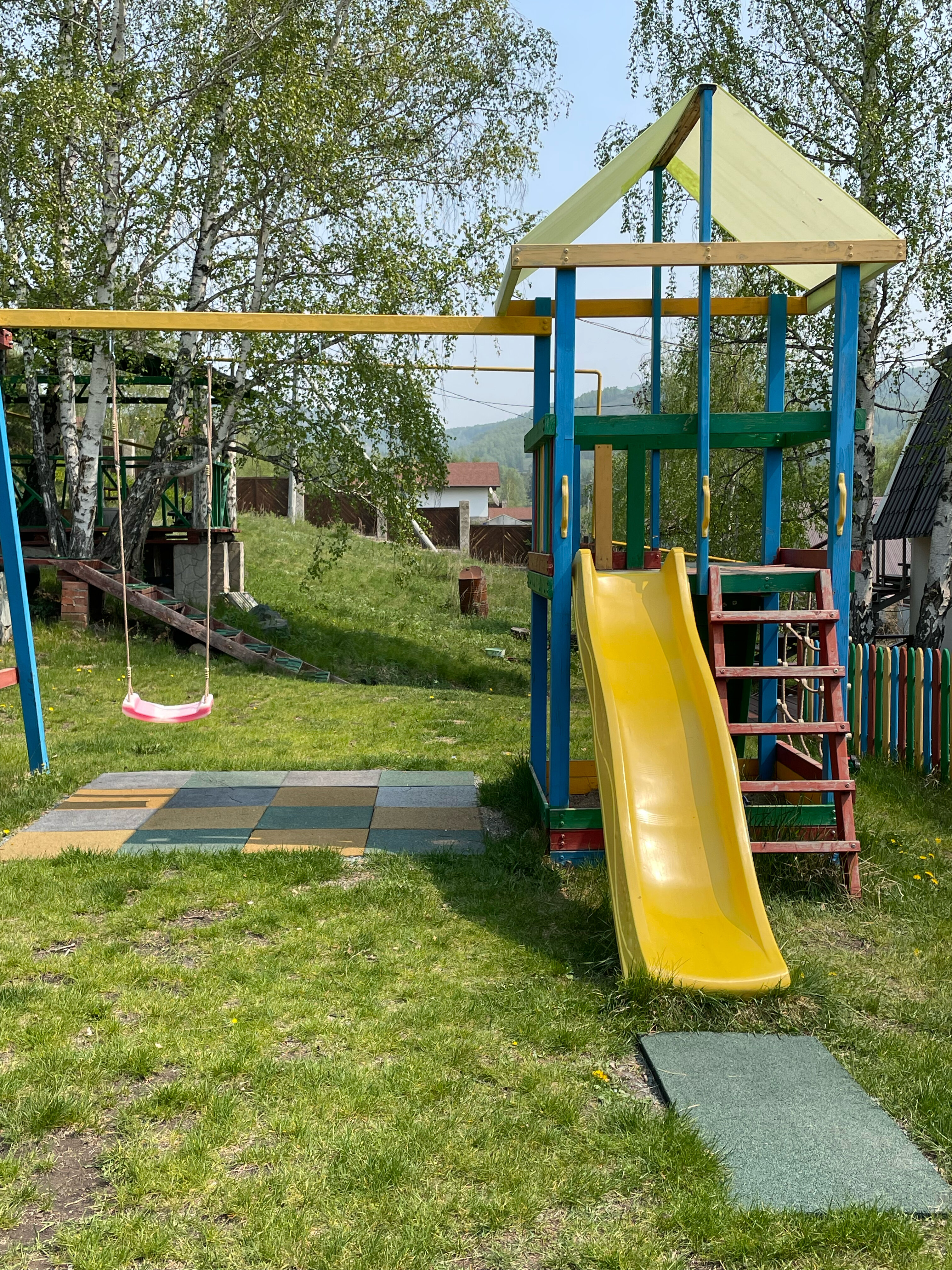 Фото Теремок в горах