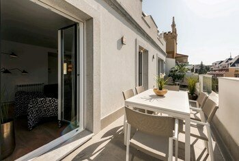 Фото Plaza de España Skyline