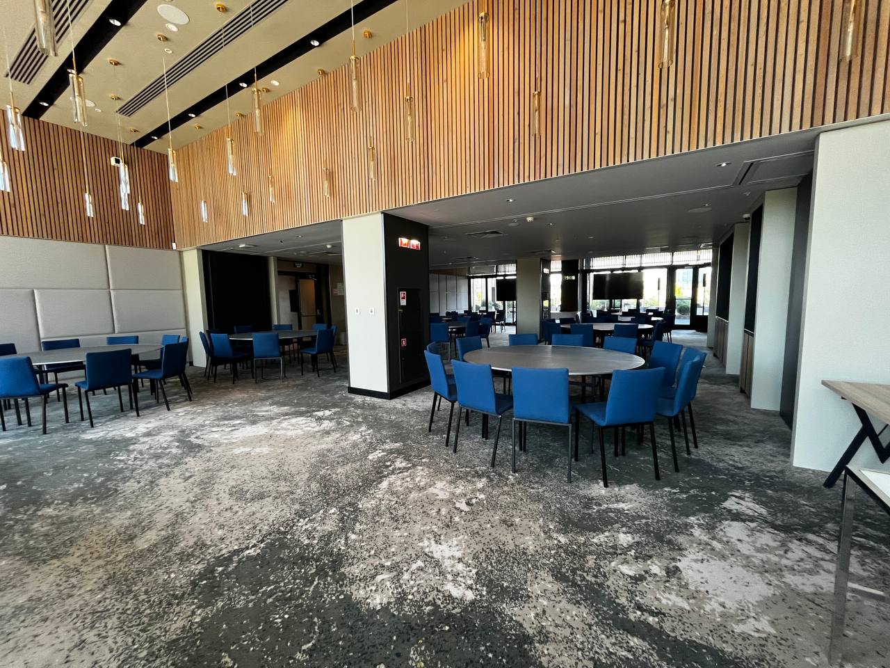 Фото Кортъярд