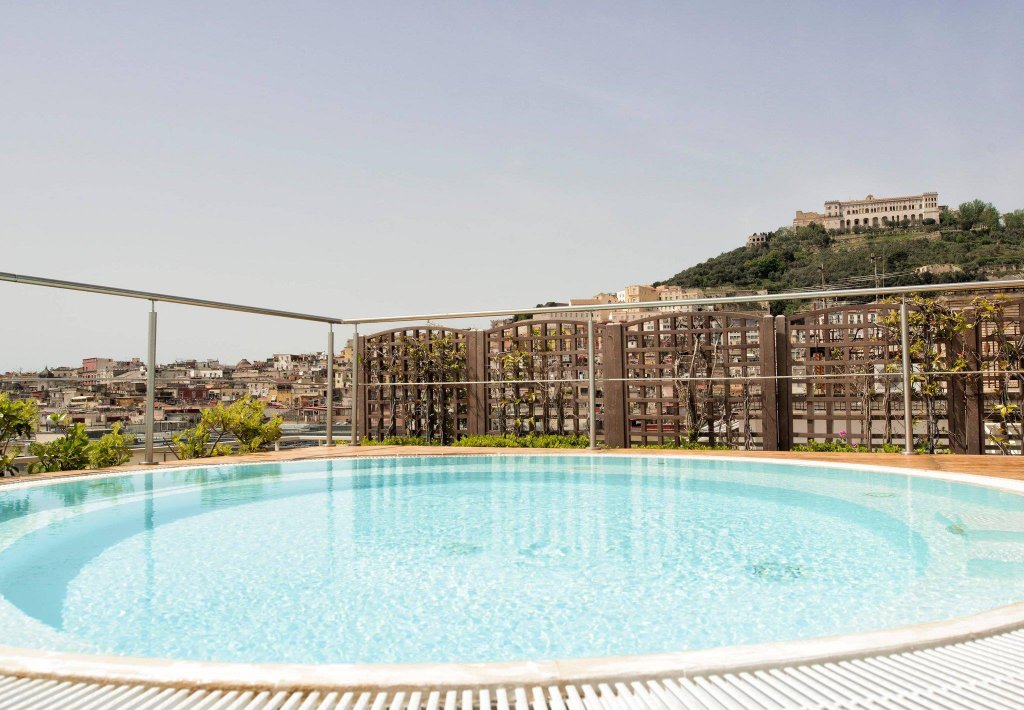 Фото Renaissance Naples Hotel Mediterraneo