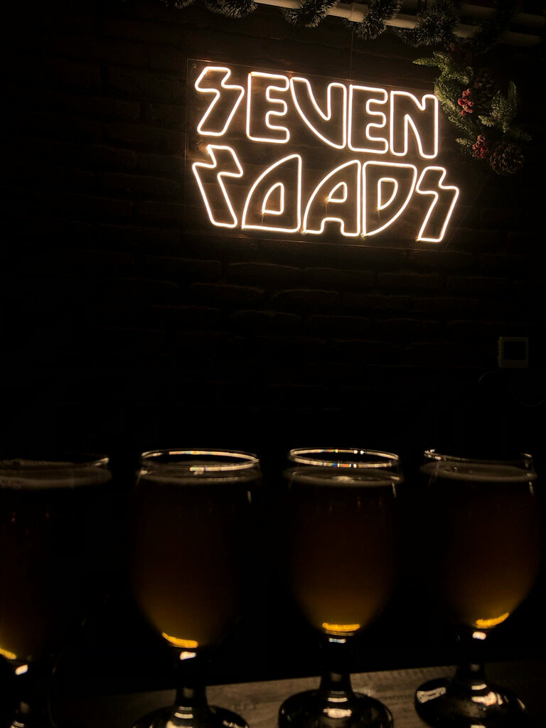 Bar, pub Seven Roads Craft Bar, Tbilisi, photo