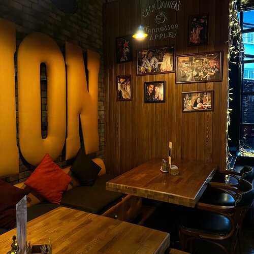 Жетілген, шырынды британдық әйелдің секс видеосы