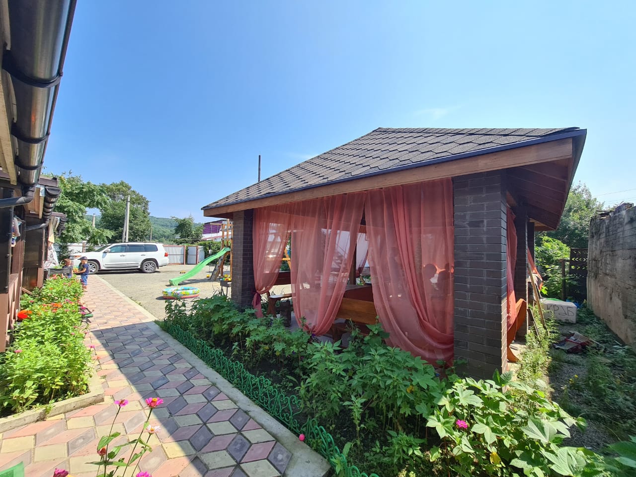 Фото отеля 2