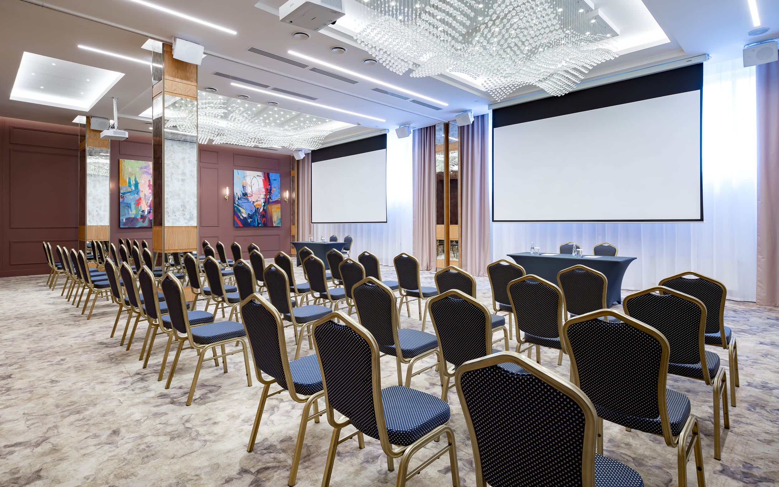 Фото DoubleTree by Hilton Hotel Novosibirsk