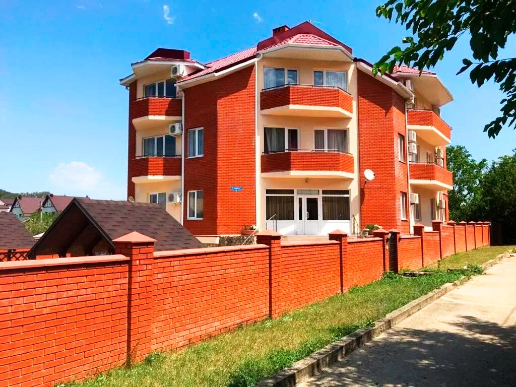 Фото отеля 1