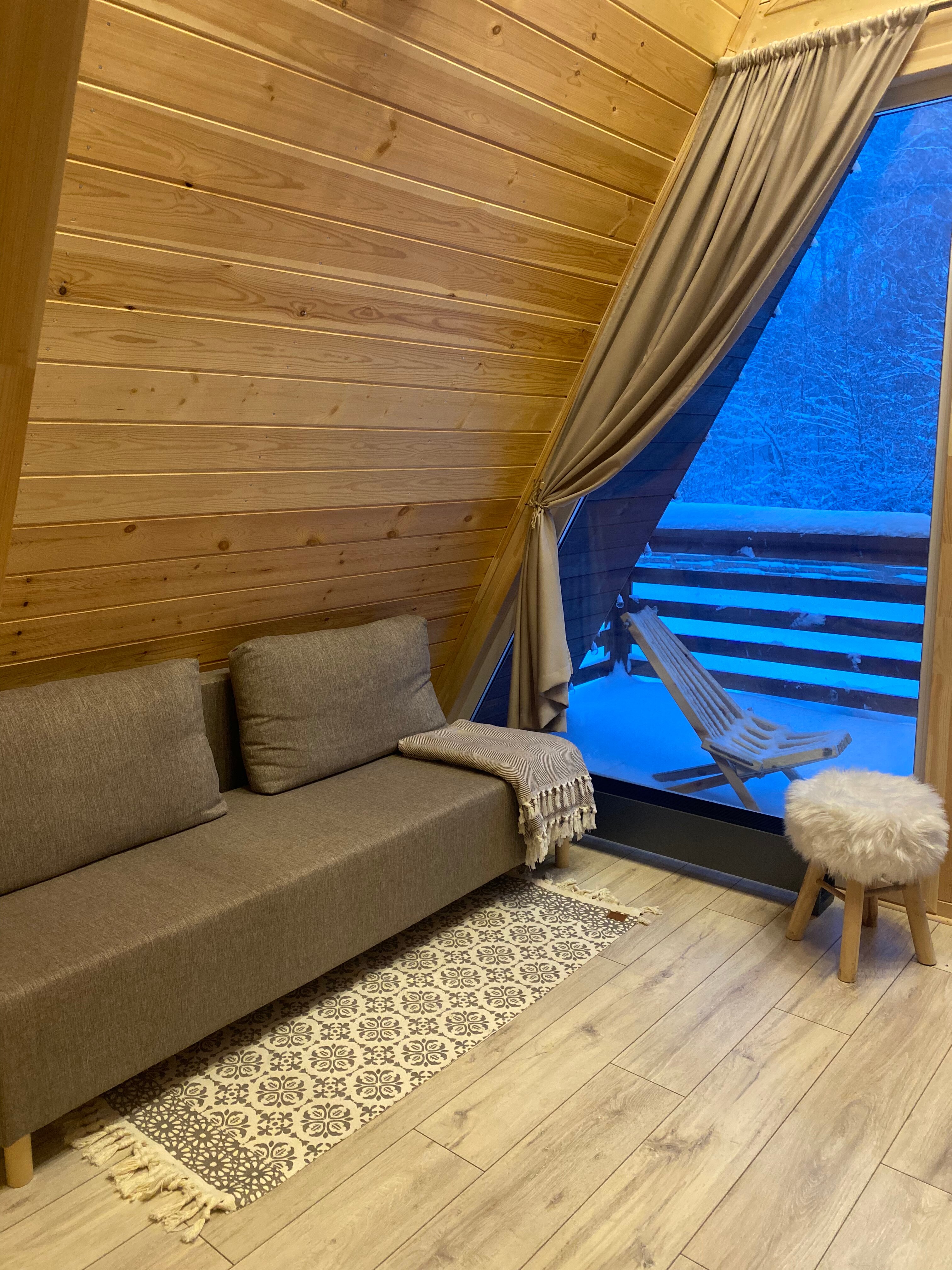 Фото Дом Углом