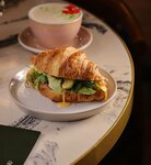 Lally (Mira Street, 23В) ، مقهى