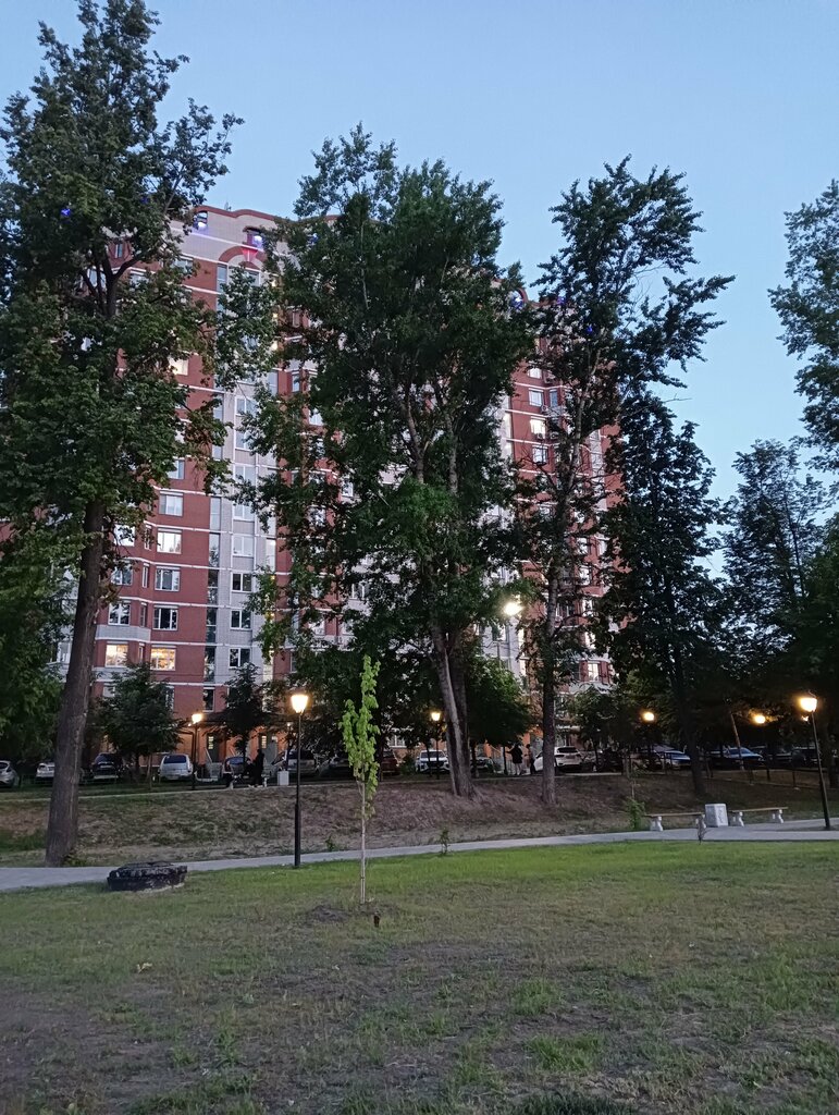 Parque de cultura y ocio Geroyam Otechestvennoy Voyny 1812 Goda Garden Square, , foto