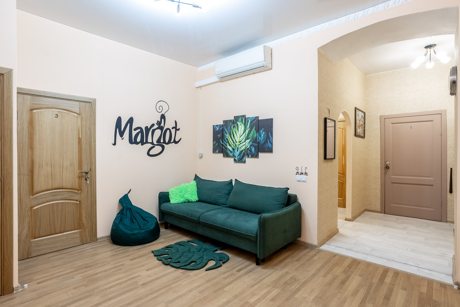 Фото отеля 1