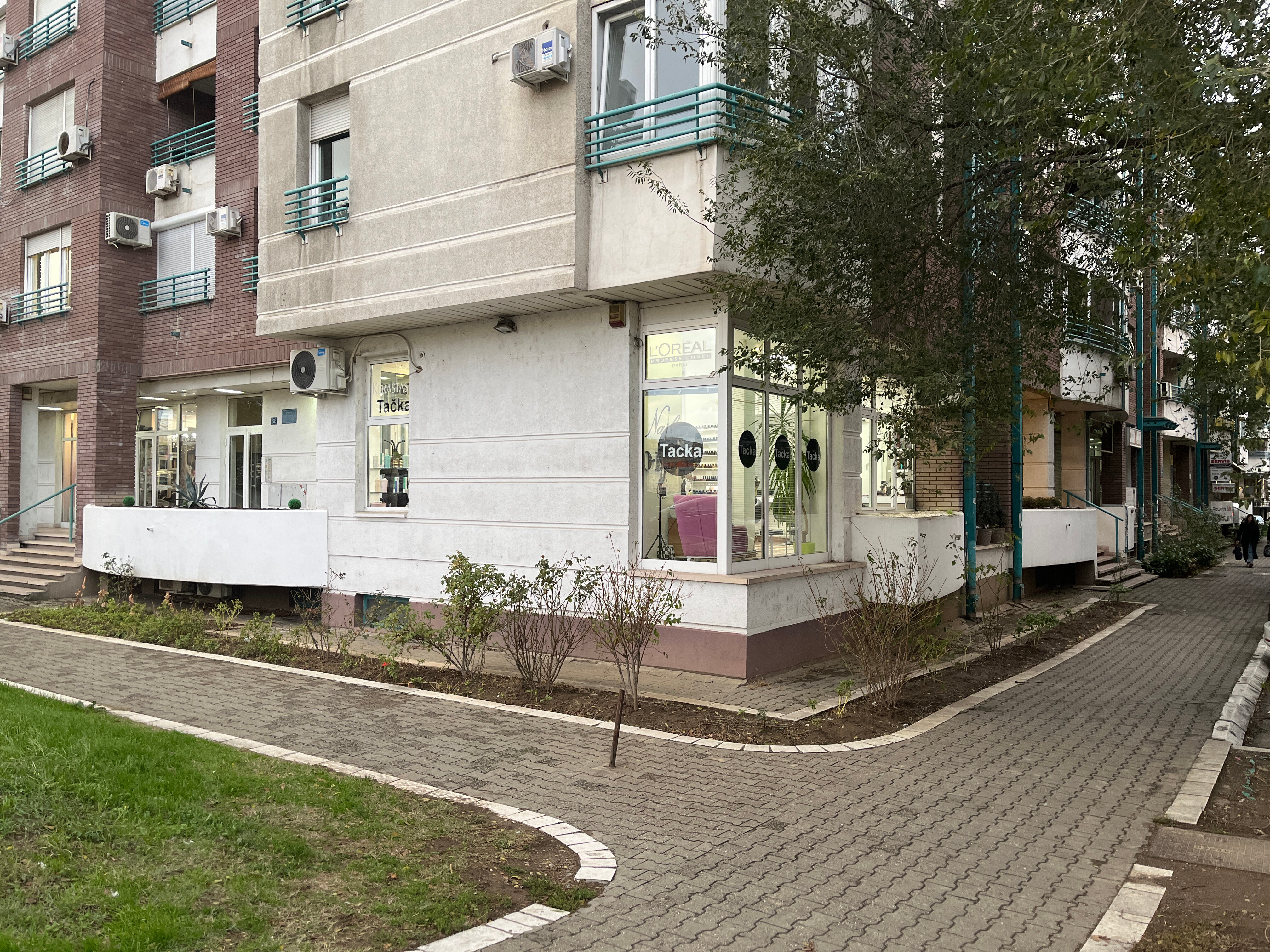 Salon Tačka, hair shop