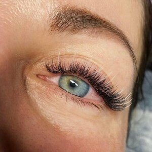 Lizi Lash (Gorkogo Street No:24Ак1, Stupino), kaş ve kirpik salonu  Stupino'dan