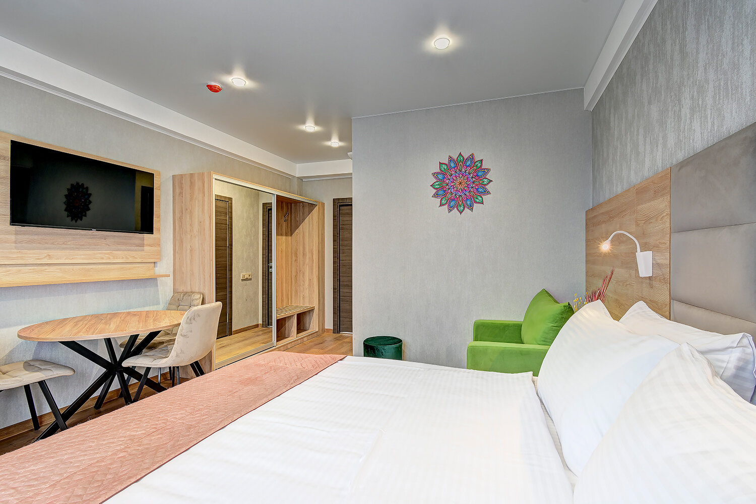 Фото отеля 2