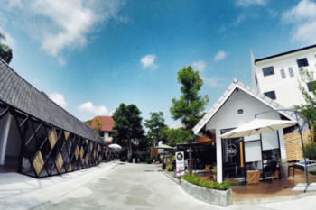 Фото Maalamaii Hotel