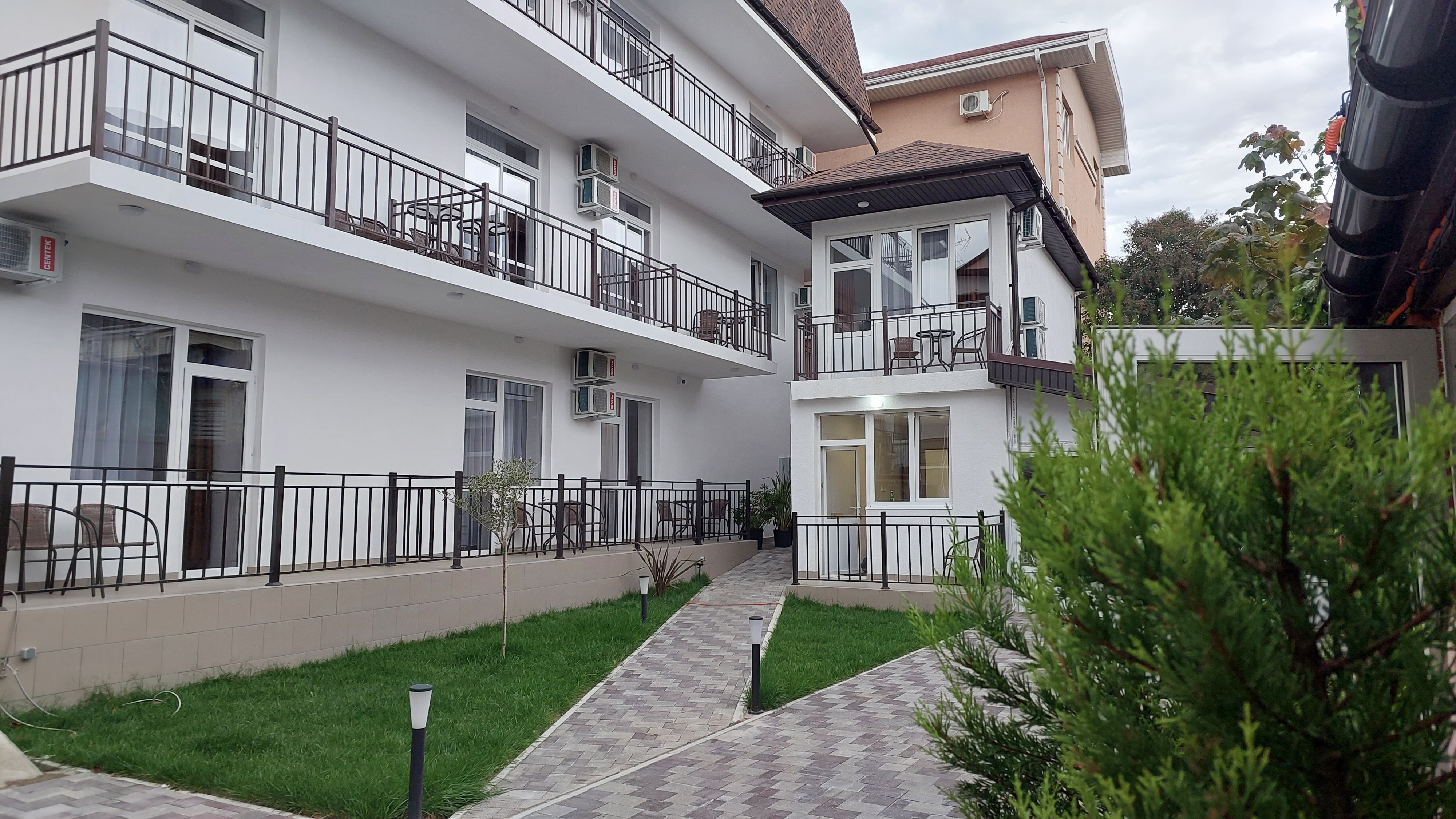 Фото отеля 2