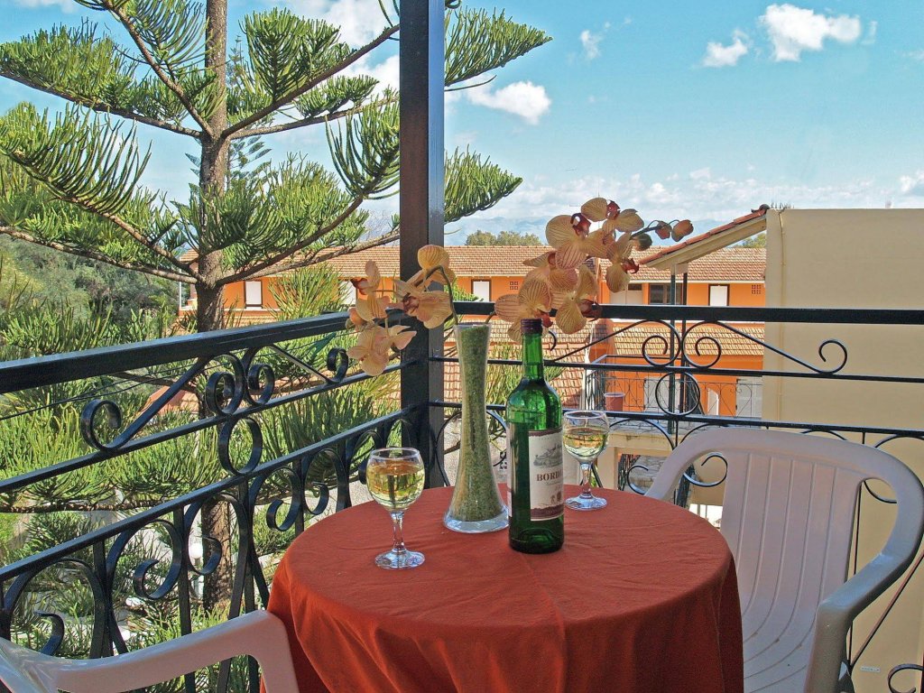 Фото Gina Studios