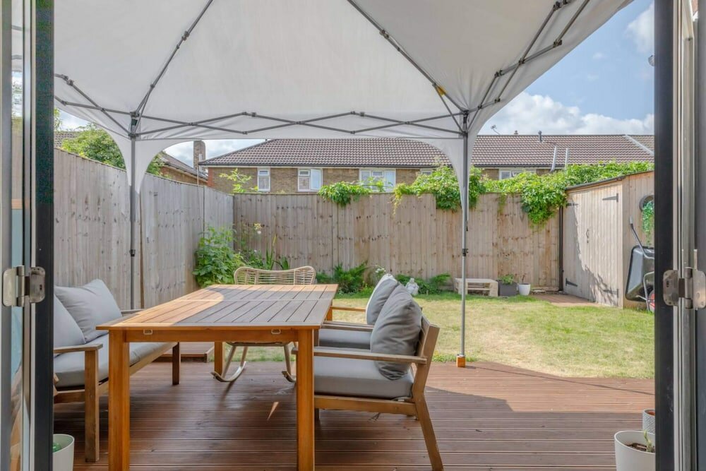 Фото Modern & Spacious 3bd House - Canning Town