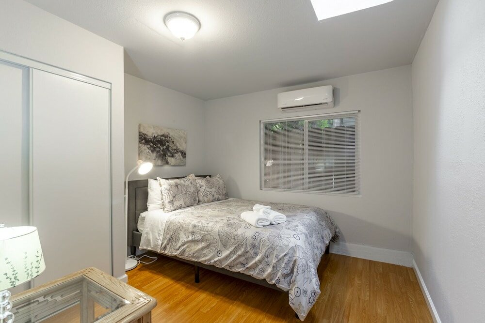 Фото Marbella Lane Duplex Redwood City