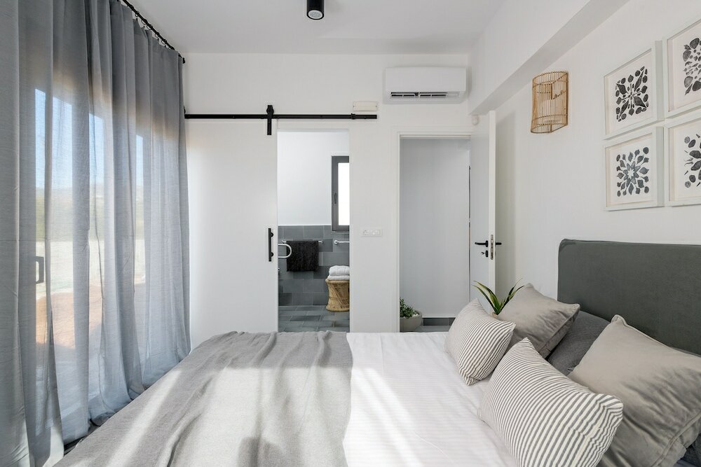 Фото Seawater Villa