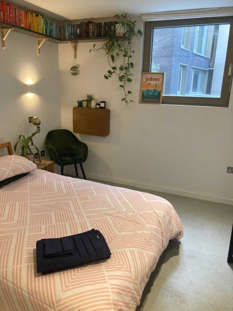 Фото Pet Friendly 1 Bedroom Apartment in London Fields