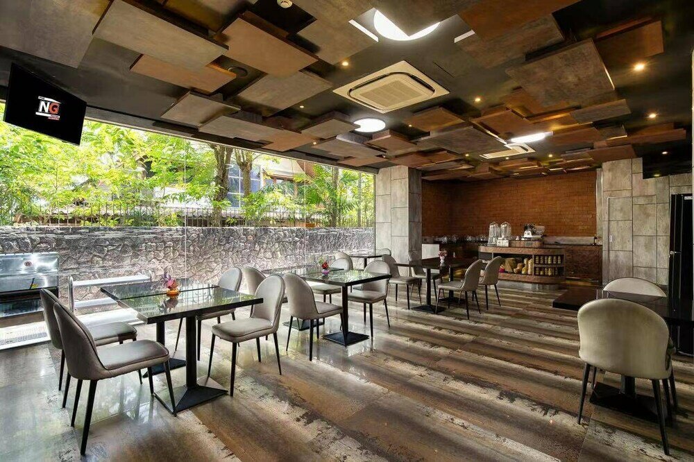 Фото The Ng Hotel