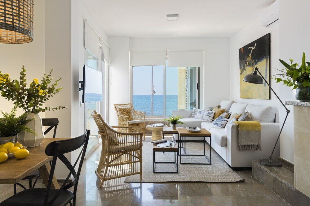 Фото Beautiful 2 Bd House With Terrace & Views to the Beach Pedregalejo