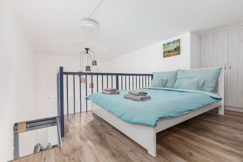 Фото Venus Apartments - Westside Residence