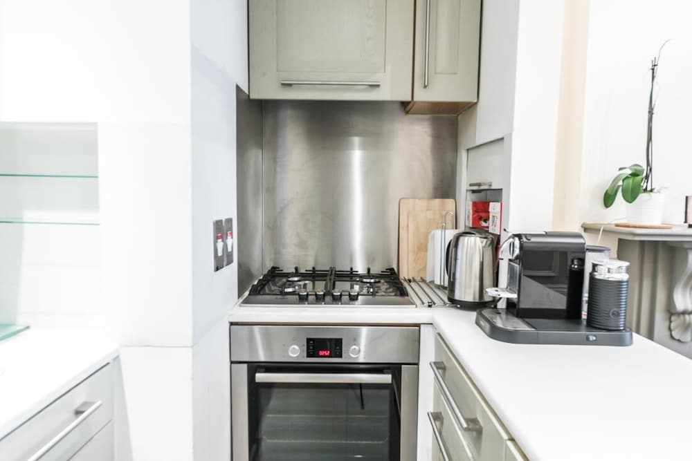 Фото 2 Bedroom Apartment in Nottinghill