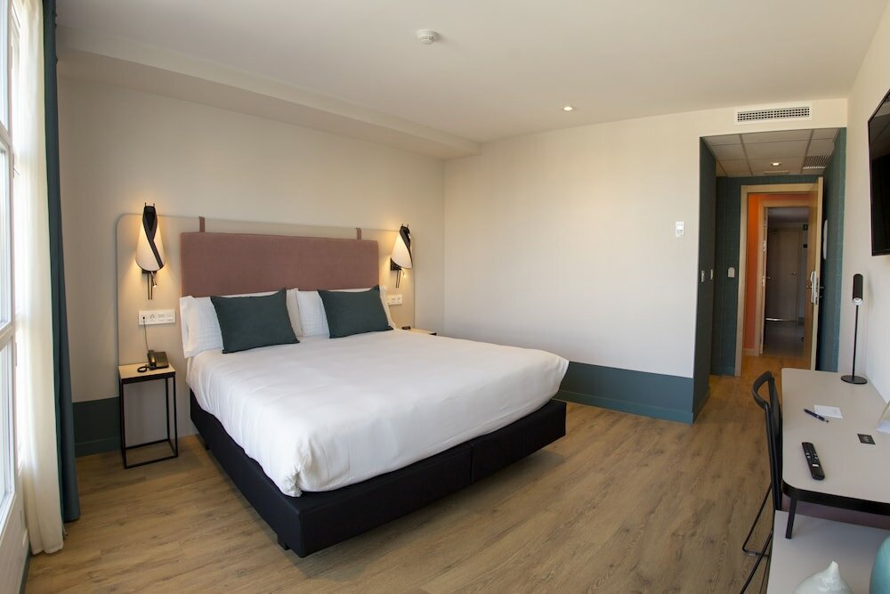 Фото Hotel Plaza de la Paz