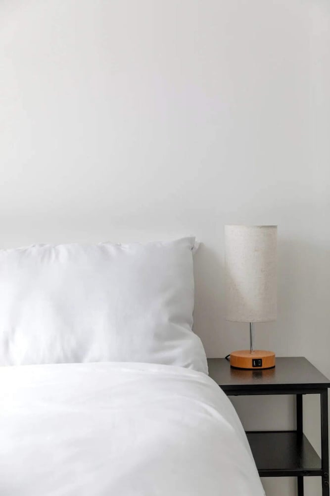 Фото Vibrant & Snug 2bd Flat - Beckton