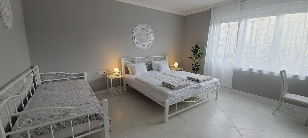 Фото Camille Apartments