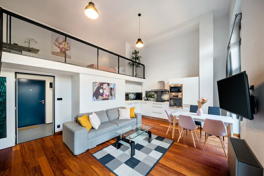 Фото 2-level apartments on Krizikowa st